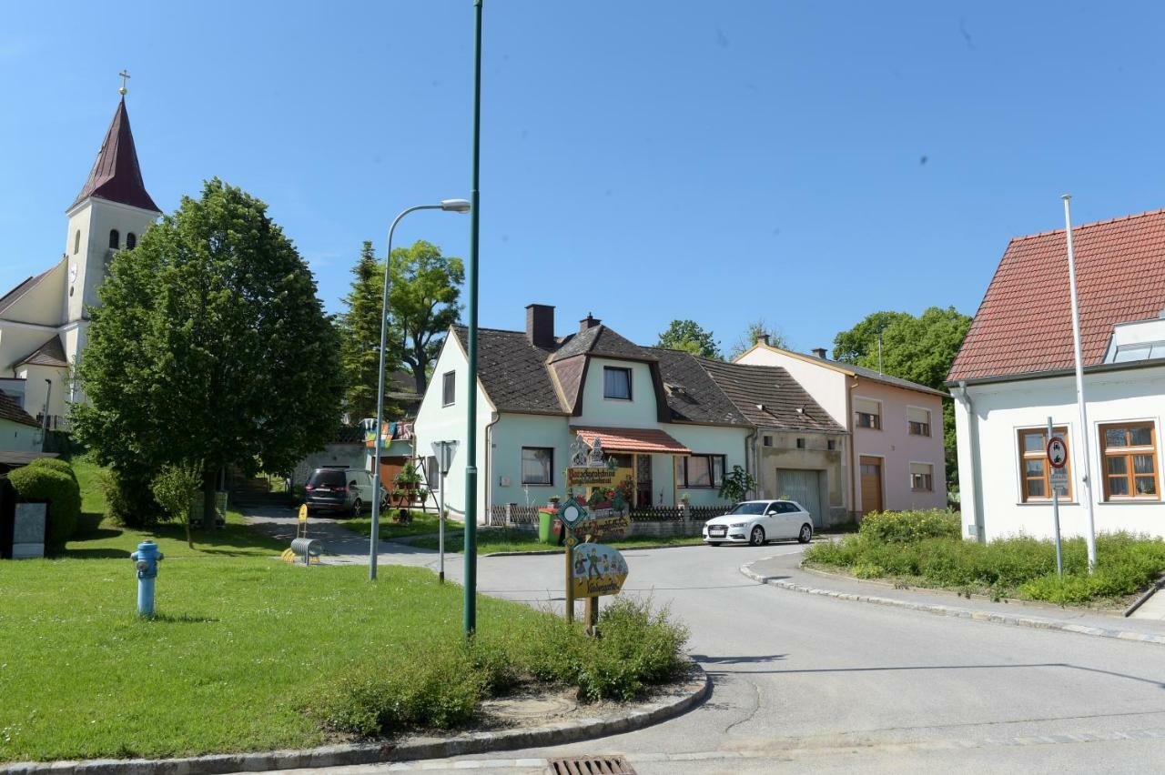 Landhaus Nitsch Appartement - Gaestehaus Nitsch Appartement Prinzendorf an Der Zaya Dış mekan fotoğraf